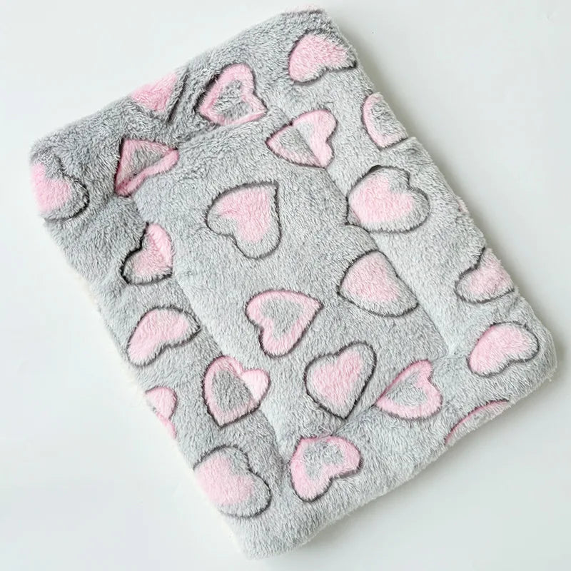 The Huggo Pet Blanket — Soft Fleece Throw