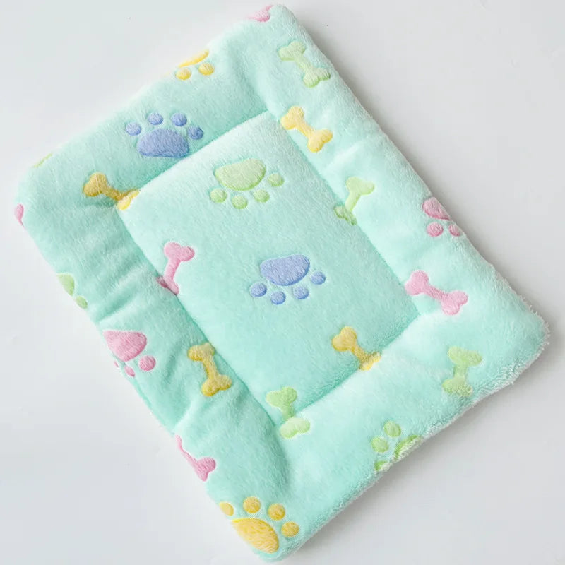 The Huggo Pet Blanket — Soft Fleece Throw
