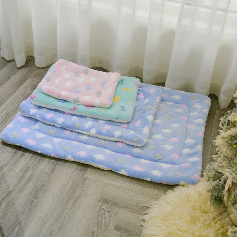 The Huggo Pet Blanket — Soft Fleece Throw