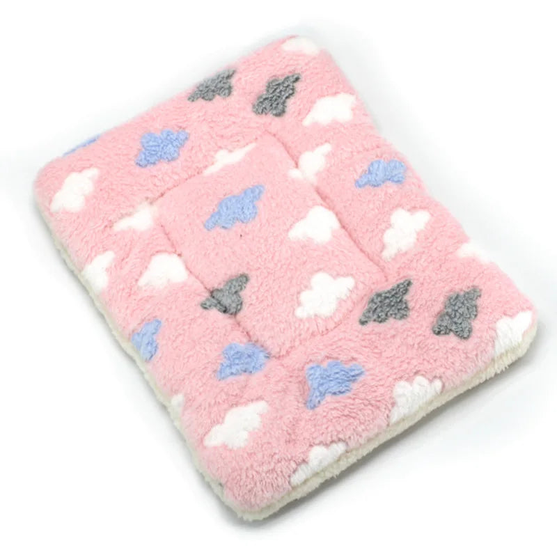 The Huggo Pet Blanket — Soft Fleece Throw